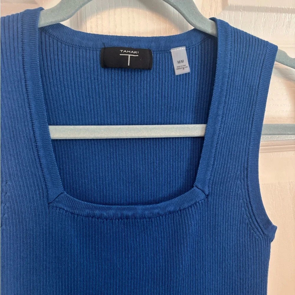 Tahari Royal Blue Ribbed Tank Top. Medium - Picture 4 of 11